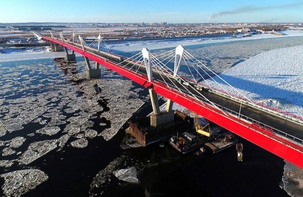 <br />
Амурский мост: как Россия заходит в Китай<br />
