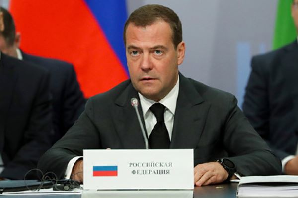 <br />
Медведев отказался отменять контрсанкции<br />
