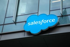 Salesforce перемещает маркетинговую платформу в публичное облако конкурента